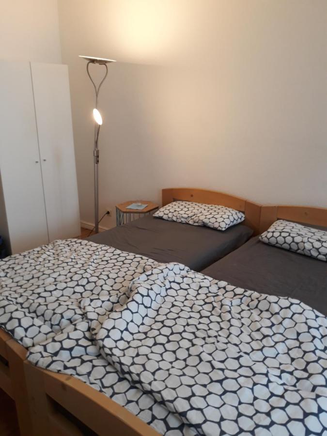 Zentrale 3 Zimmer Altbauwohnung Mit Balkon フレンスブルク エクステリア 写真